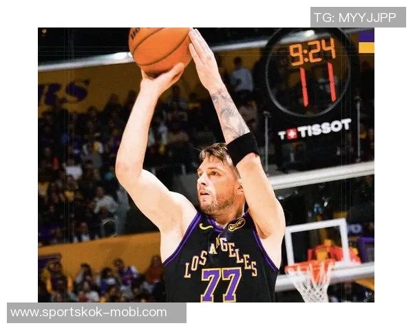 马克西本赛季第三次砍下30分10助攻控卫中仅次于东契奇和康宁汉姆